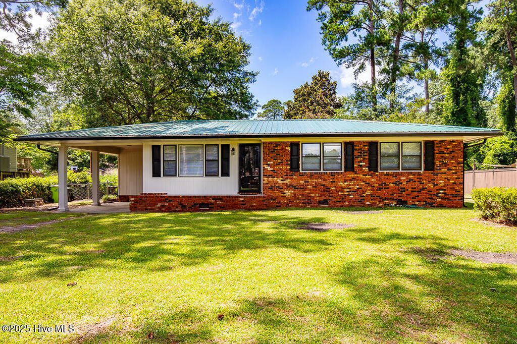 Photo of 320 Glenburnie Drive, New Bern, NC 28560 (MLS # 100517178)
