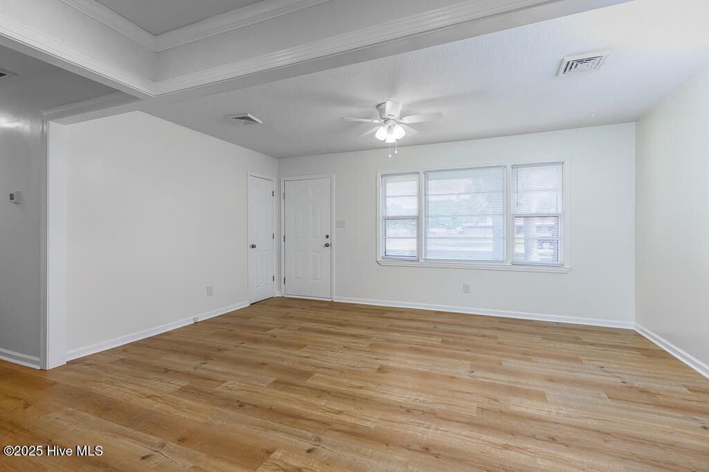 Photo of 320 Glenburnie Drive, New Bern, NC 28560 (MLS # 100517178)