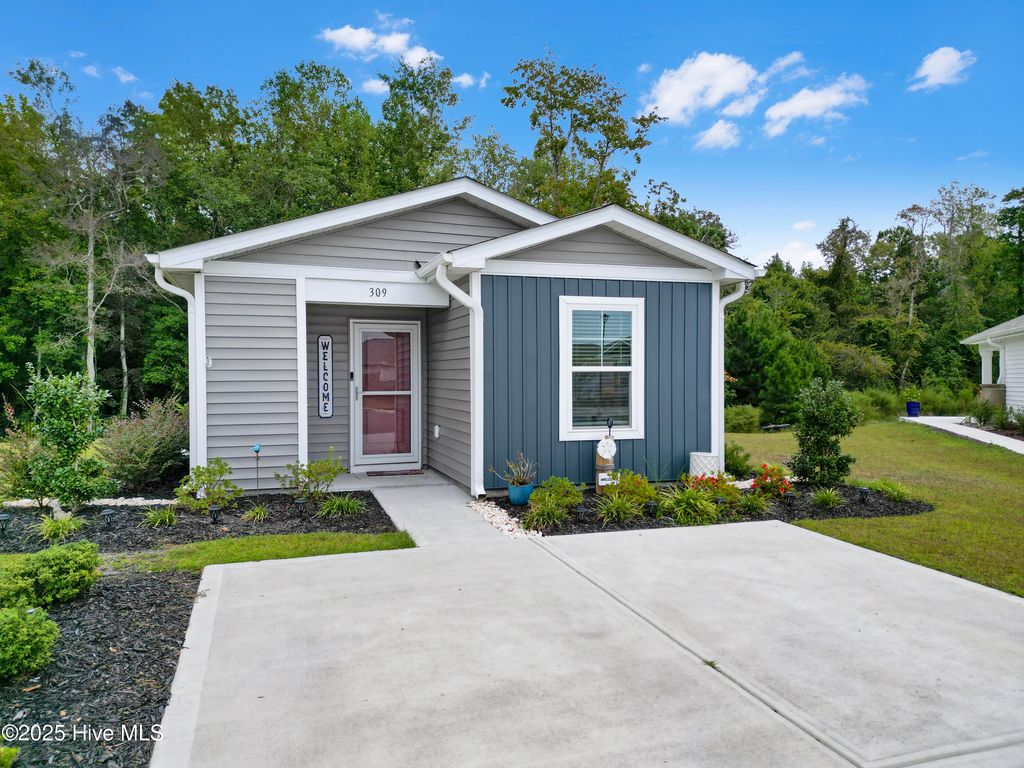 Photo of 309 Azimuth Drive, Surf City, NC 28445 (MLS # 100532397)