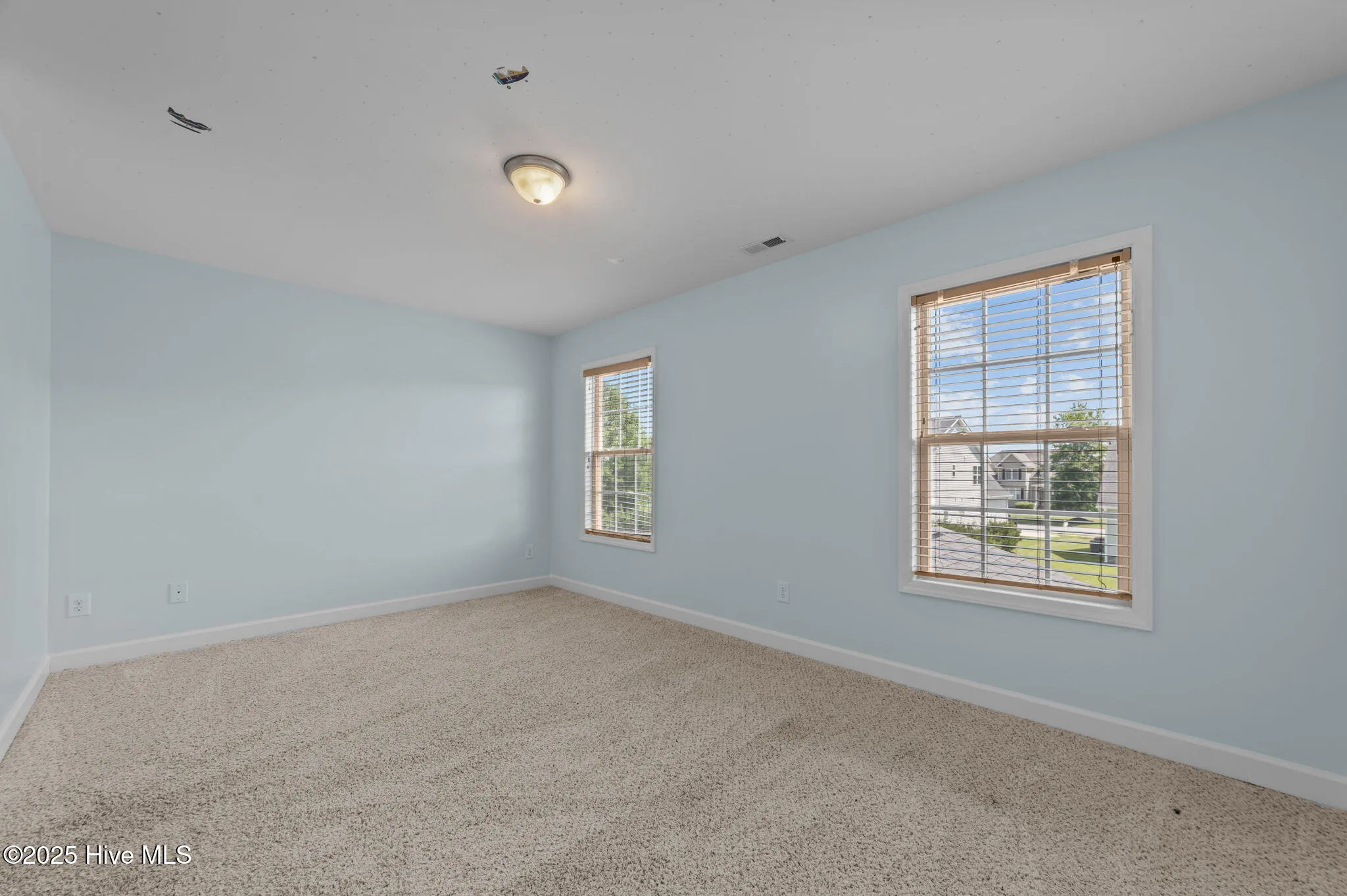 Greenville, North Carolina 27834, United States, 5 Bedrooms Bedrooms, ,5 BathroomsBathrooms,Residential,Active,178343