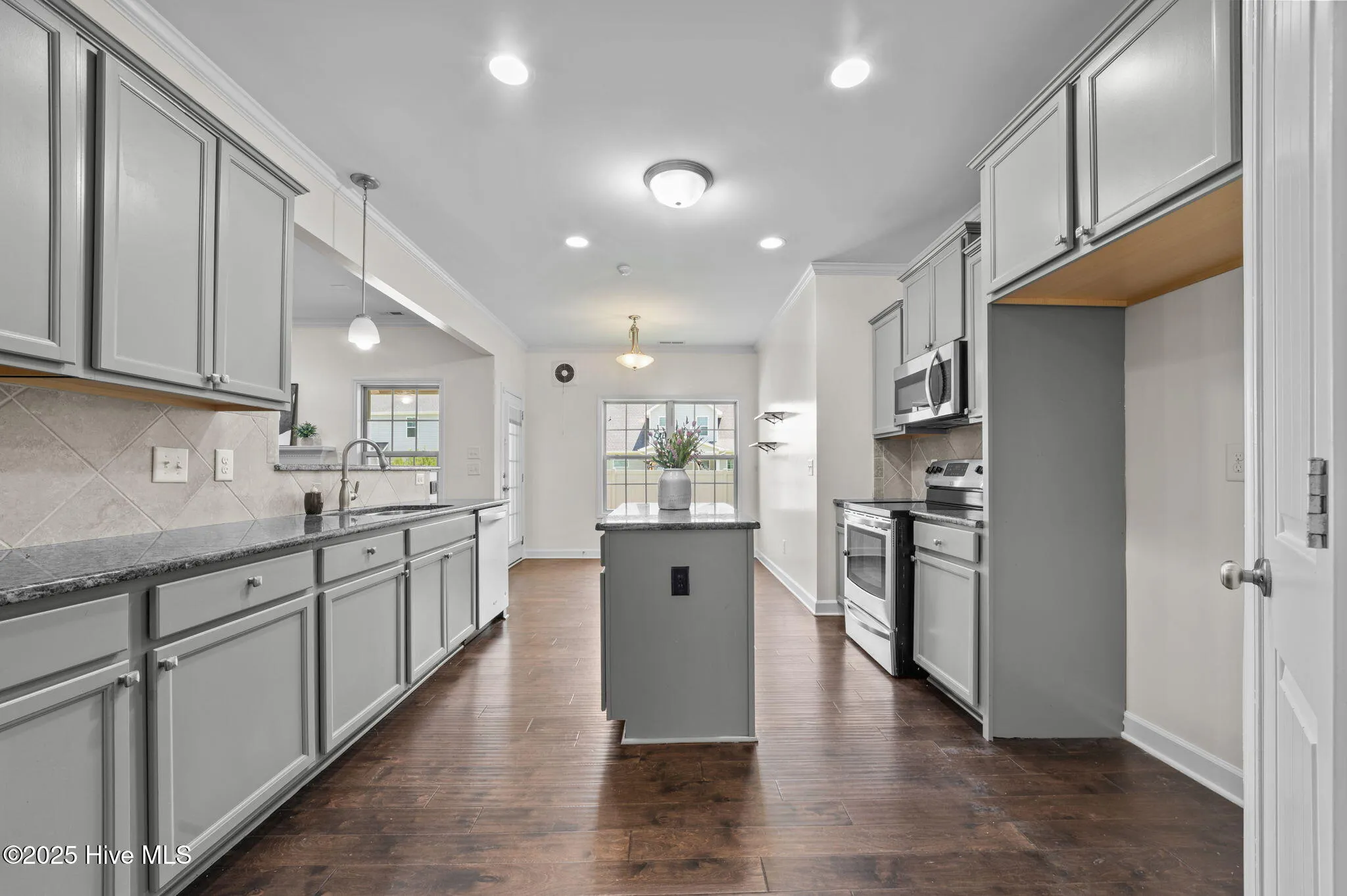 Greenville, North Carolina 27834, United States, 5 Bedrooms Bedrooms, ,5 BathroomsBathrooms,Residential,Active,178343