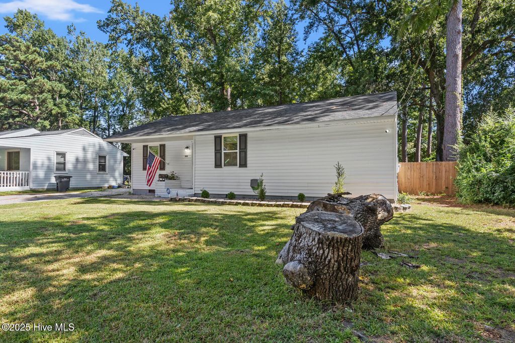 Photo of 504 Oak Lane, Jacksonville, NC 28540 (MLS # 100530552)