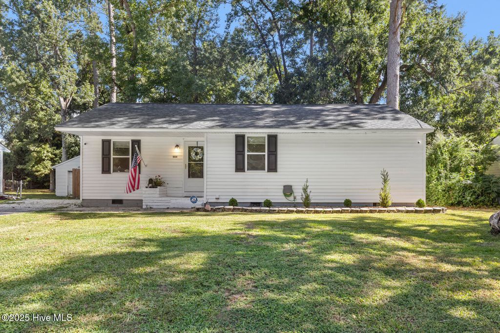 Photo of 504 Oak Lane, Jacksonville, NC 28540 (MLS # 100530552)