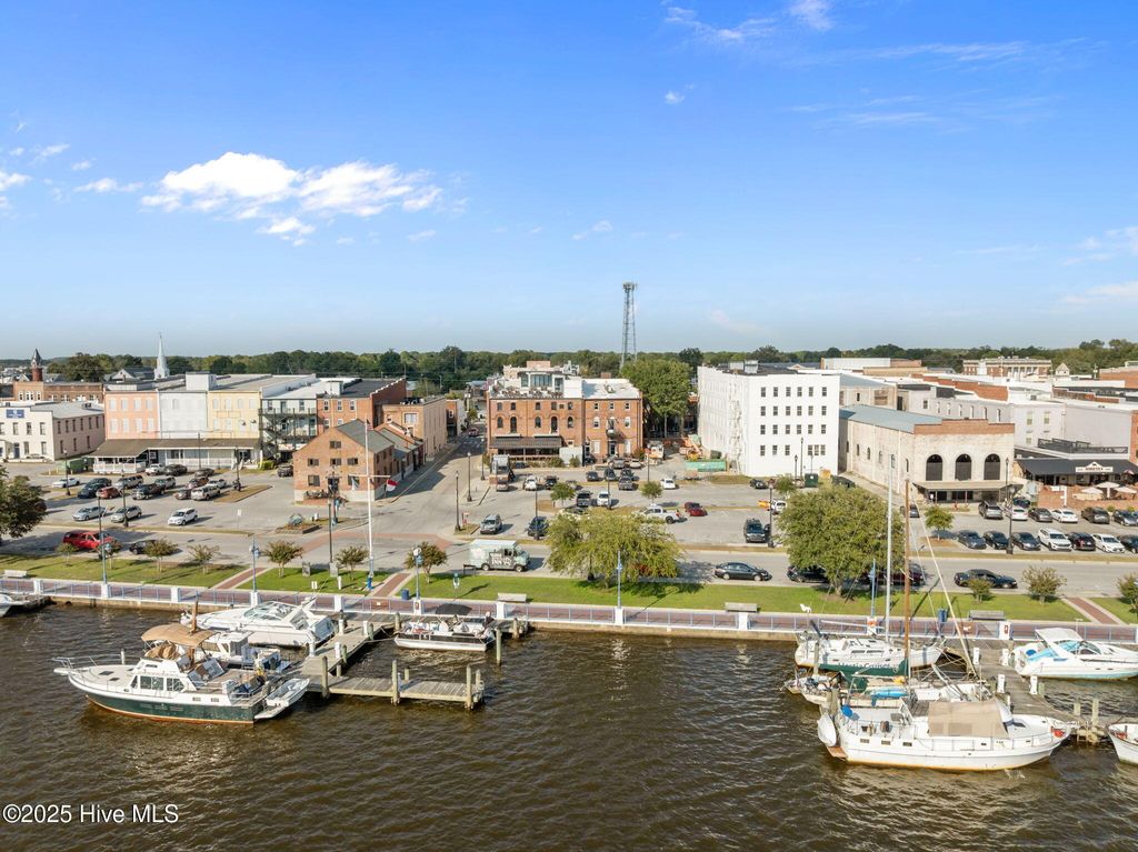 Photo of 183 W Main Street #203, Washington, NC 27889 (MLS # 100533292)