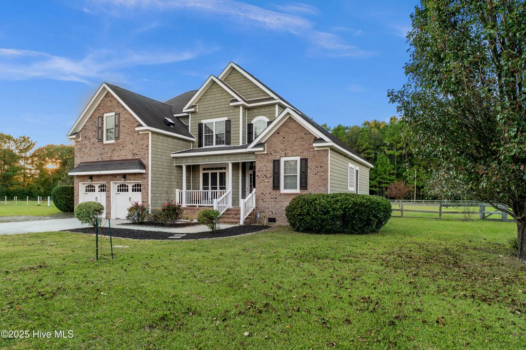 Photo of 225 Bridal Creek Drive, Burgaw, NC 28425 (MLS # 100538107)