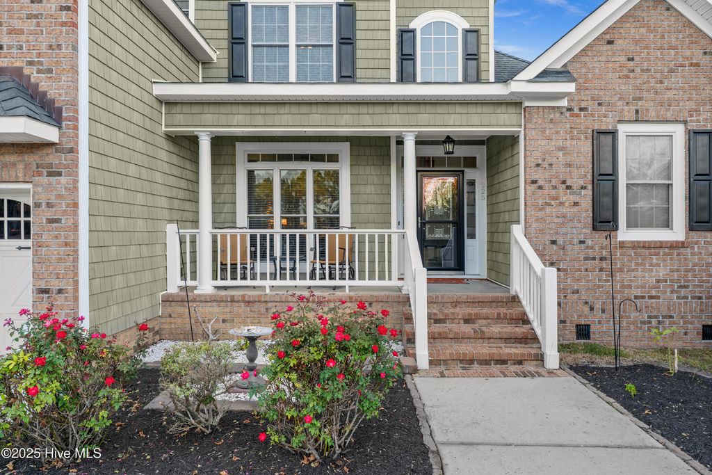 Photo of 225 Bridal Creek Drive, Burgaw, NC 28425 (MLS # 100538107)