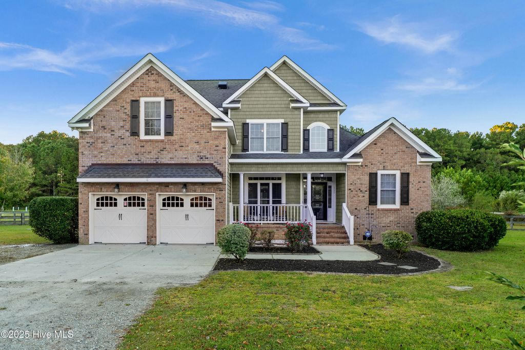 Photo of 225 Bridal Creek Drive, Burgaw, NC 28425 (MLS # 100538107)