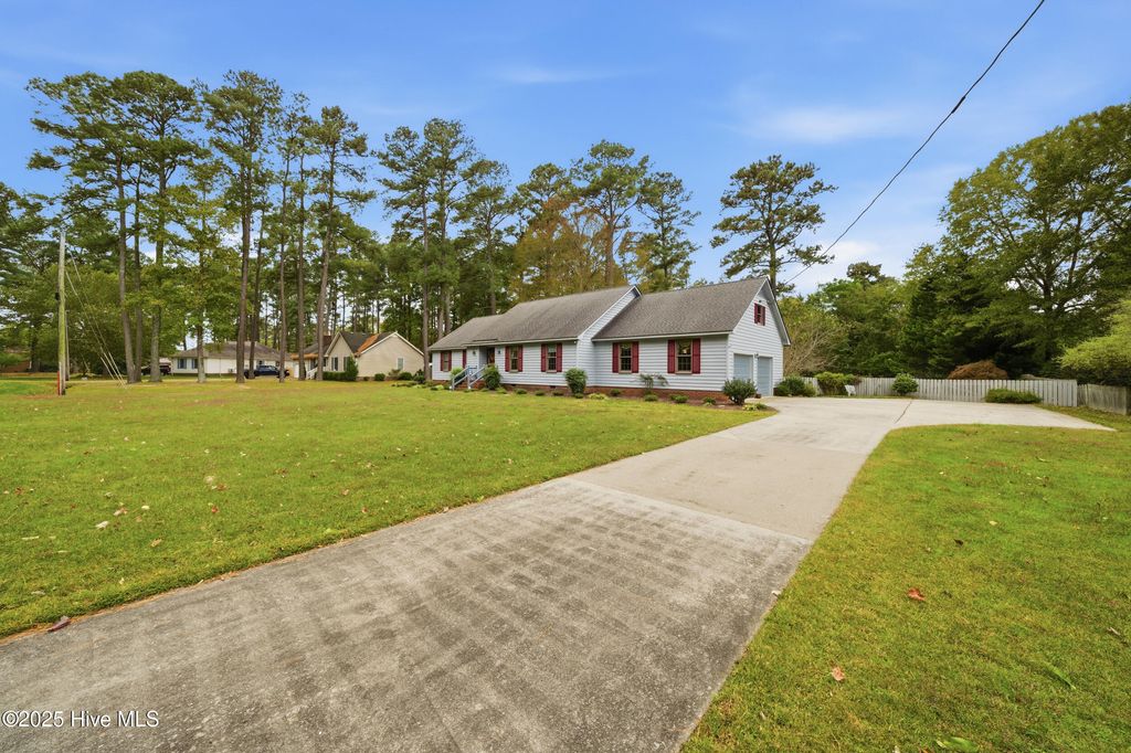 Photo of 703 Alton Street, Elizabeth City, NC 27909 (MLS # 100539023)
