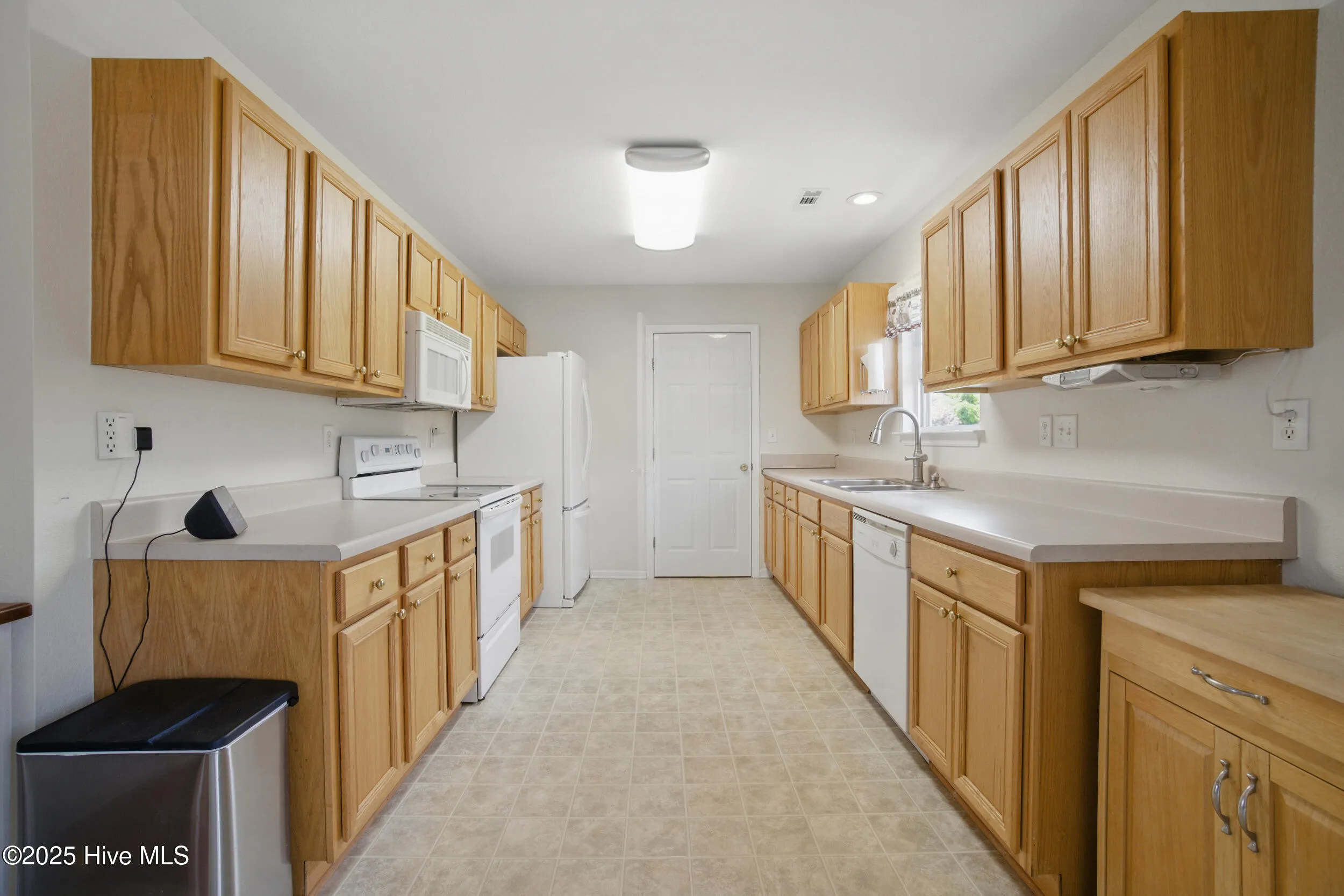 Camden, North Carolina 27921, United States, 3 Bedrooms Bedrooms, ,2 BathroomsBathrooms,Residential,Pending,143060