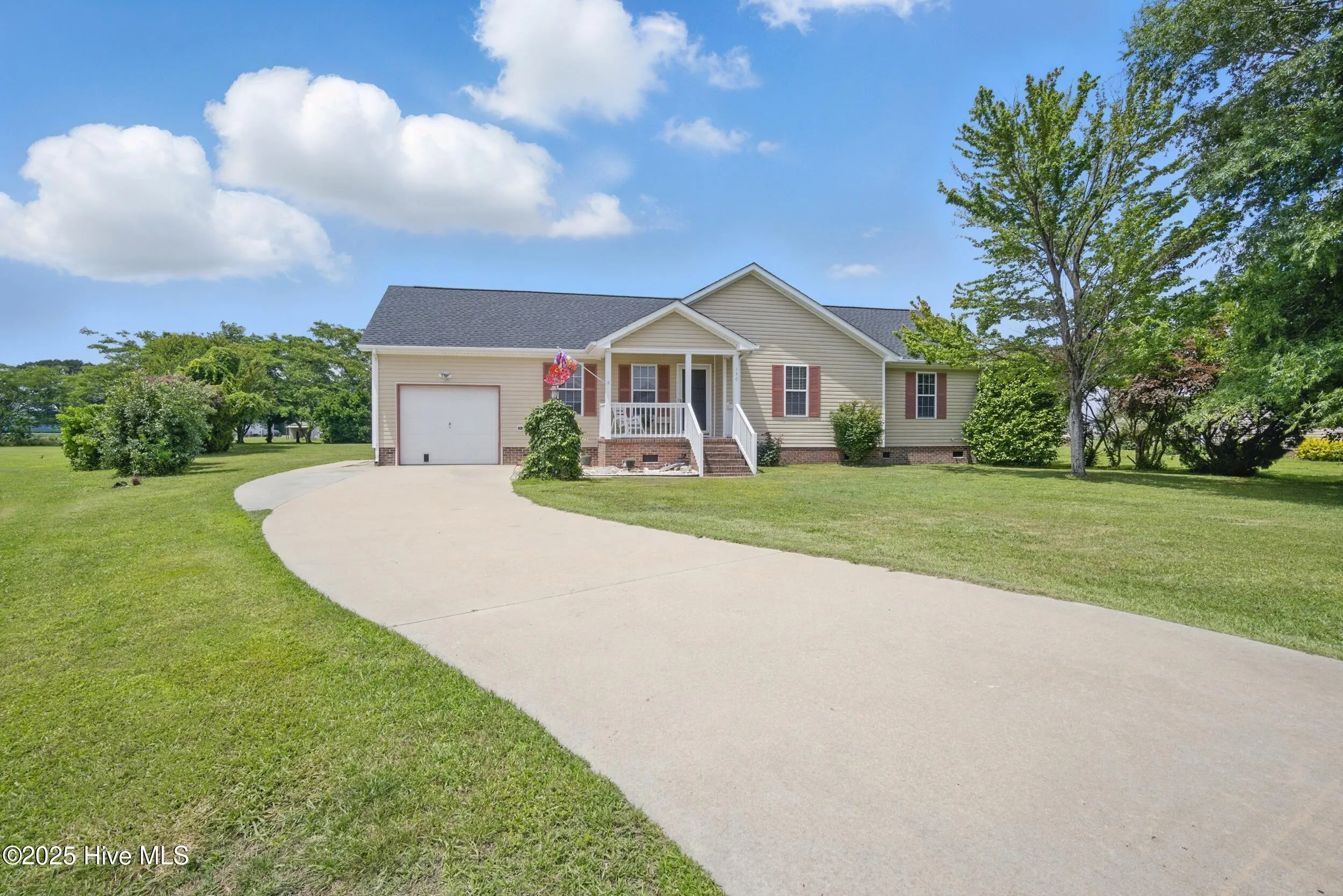 Camden, North Carolina 27921, United States, 3 Bedrooms Bedrooms, ,2 BathroomsBathrooms,Residential,Pending,143060