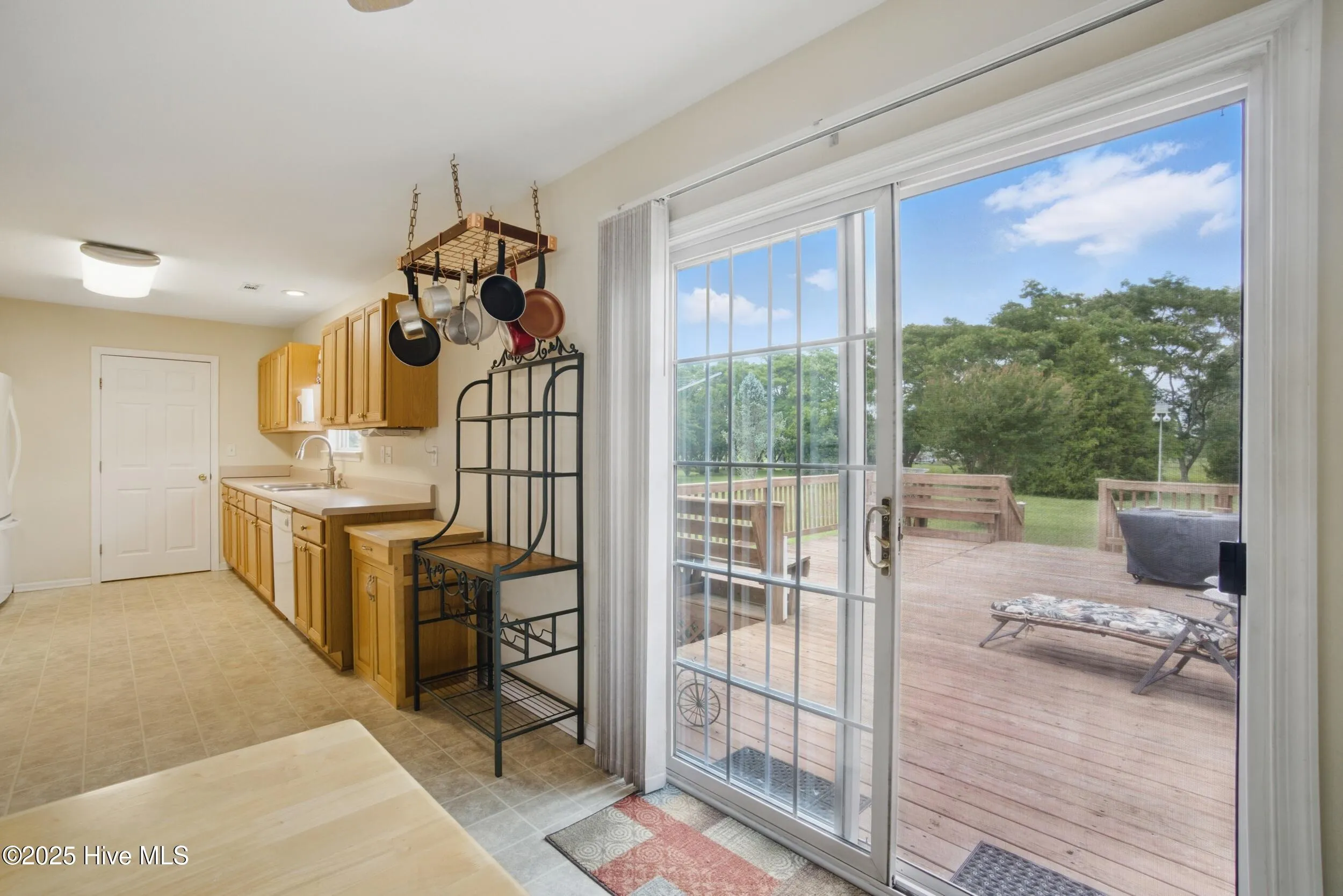 Camden, North Carolina 27921, United States, 3 Bedrooms Bedrooms, ,2 BathroomsBathrooms,Residential,Pending,143060