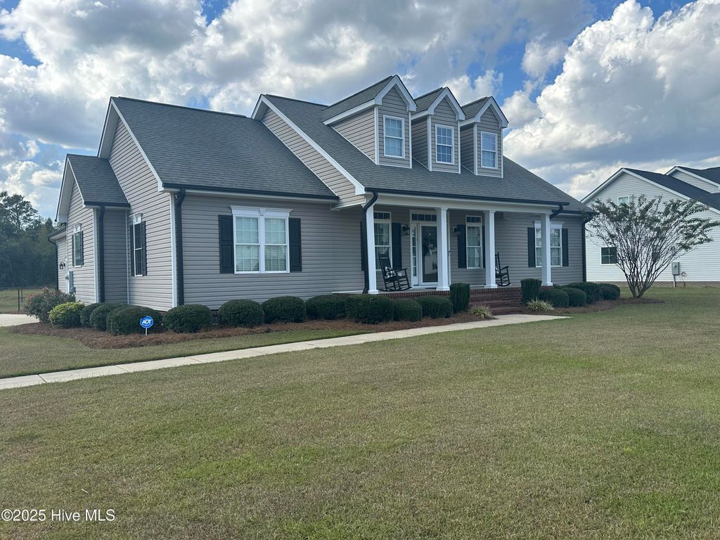 Photo of 3730 Huntcliff Drive, La Grange, NC 28551 (MLS # 100537125)
