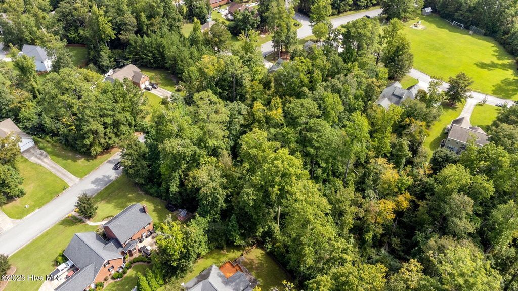 Photo of 202 Neuse Harbour Boulevard, New Bern, NC 28560 (MLS # 100543000)