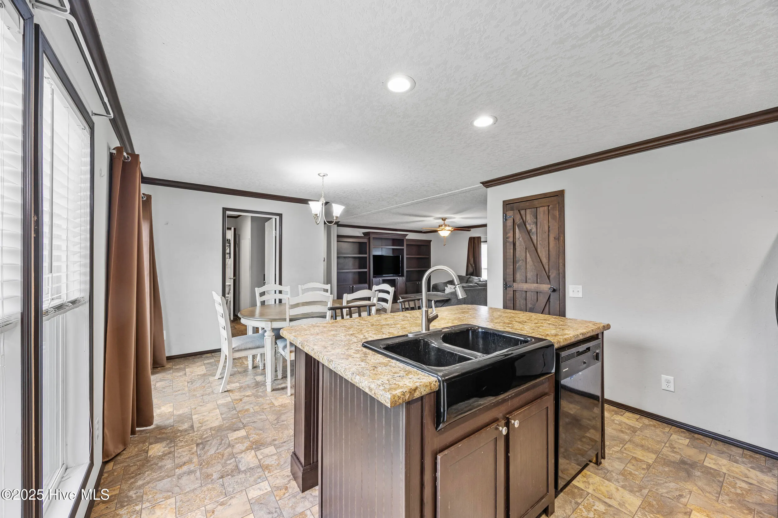 Elizabethtown, North Carolina 28337, United States, 3 Bedrooms Bedrooms, ,2 BathroomsBathrooms,Residential,Active,208040