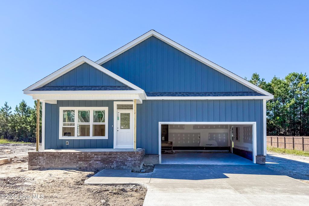 Photo of 143 Laura Drive, New Bern, NC 28562 (MLS # 100523147)