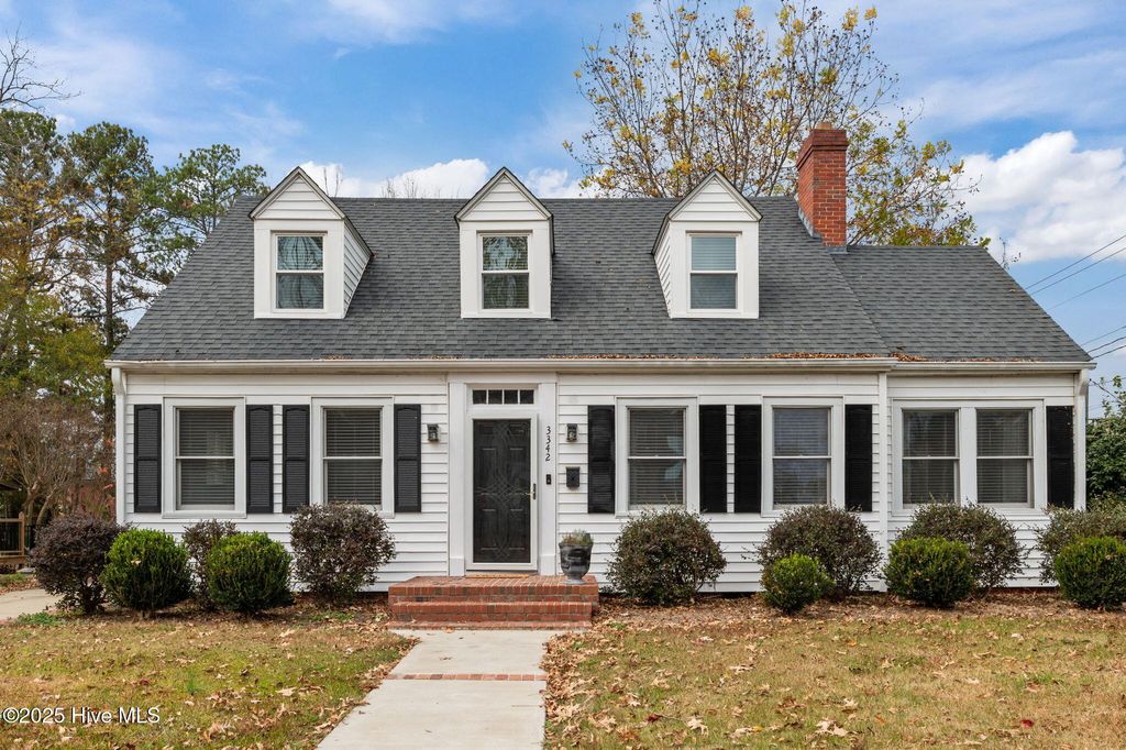 Photo of 3342 N Contentnea Street, Farmville, NC 27828 (MLS # 100542322)