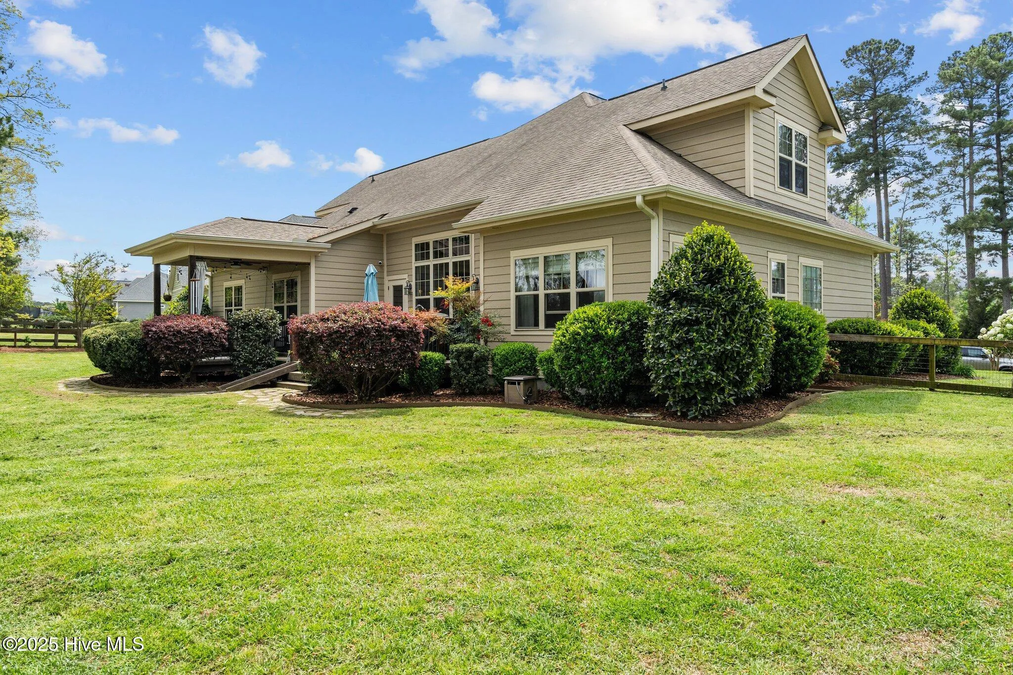 Whispering Pines, North Carolina 28327, United States, 4 Bedrooms Bedrooms, ,4 BathroomsBathrooms,Residential,Pending,107435