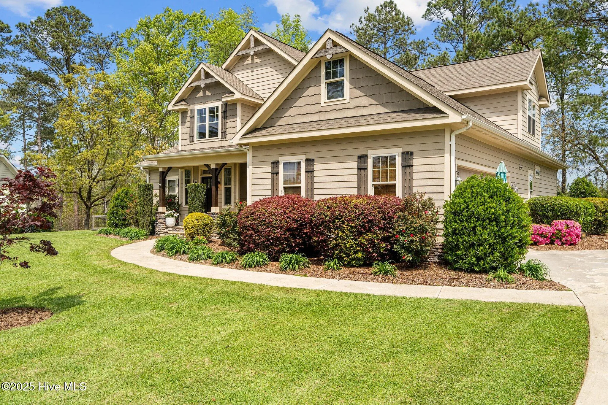 Whispering Pines, North Carolina 28327, United States, 4 Bedrooms Bedrooms, ,4 BathroomsBathrooms,Residential,Pending,107435