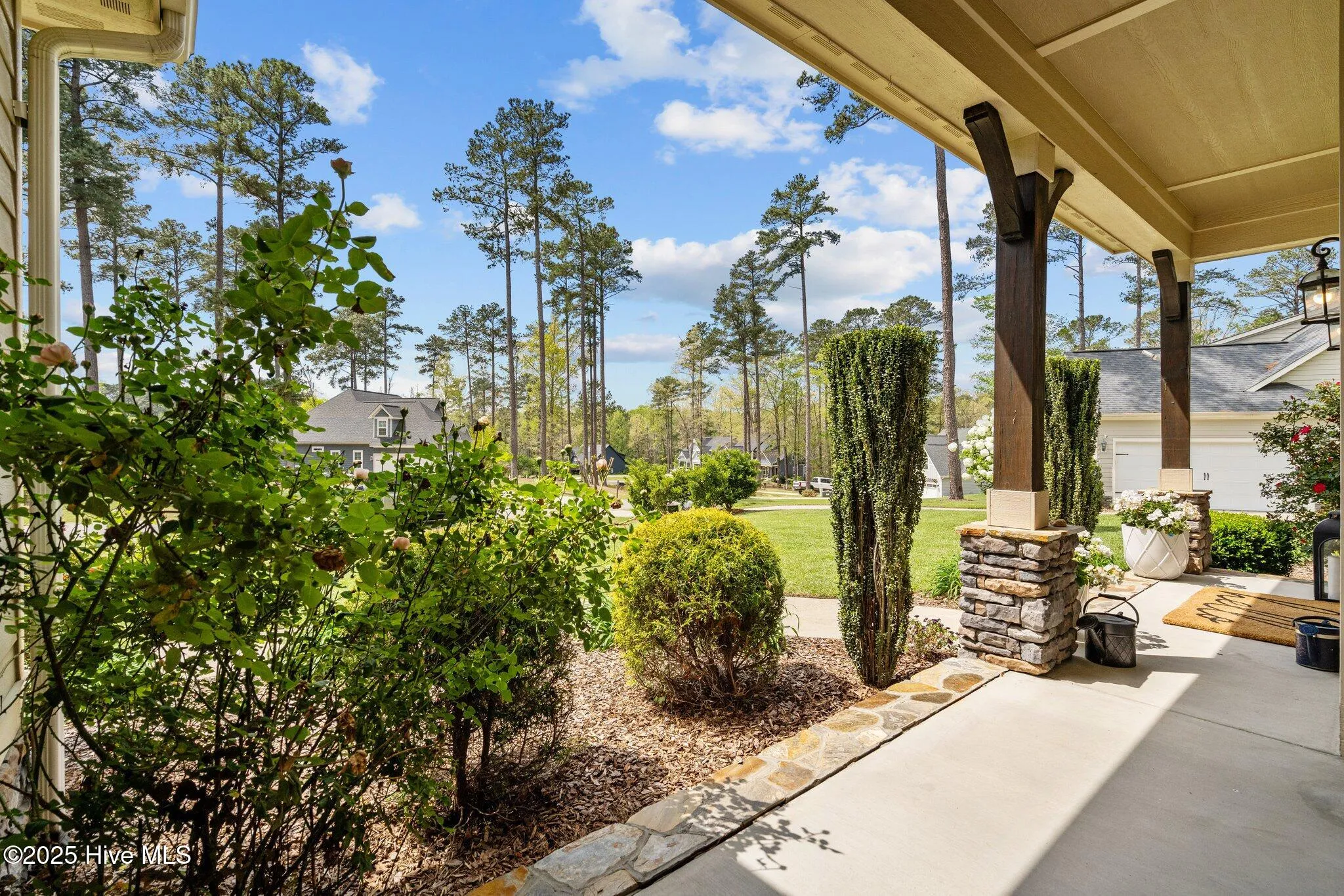 Whispering Pines, North Carolina 28327, United States, 4 Bedrooms Bedrooms, ,4 BathroomsBathrooms,Residential,Pending,107435