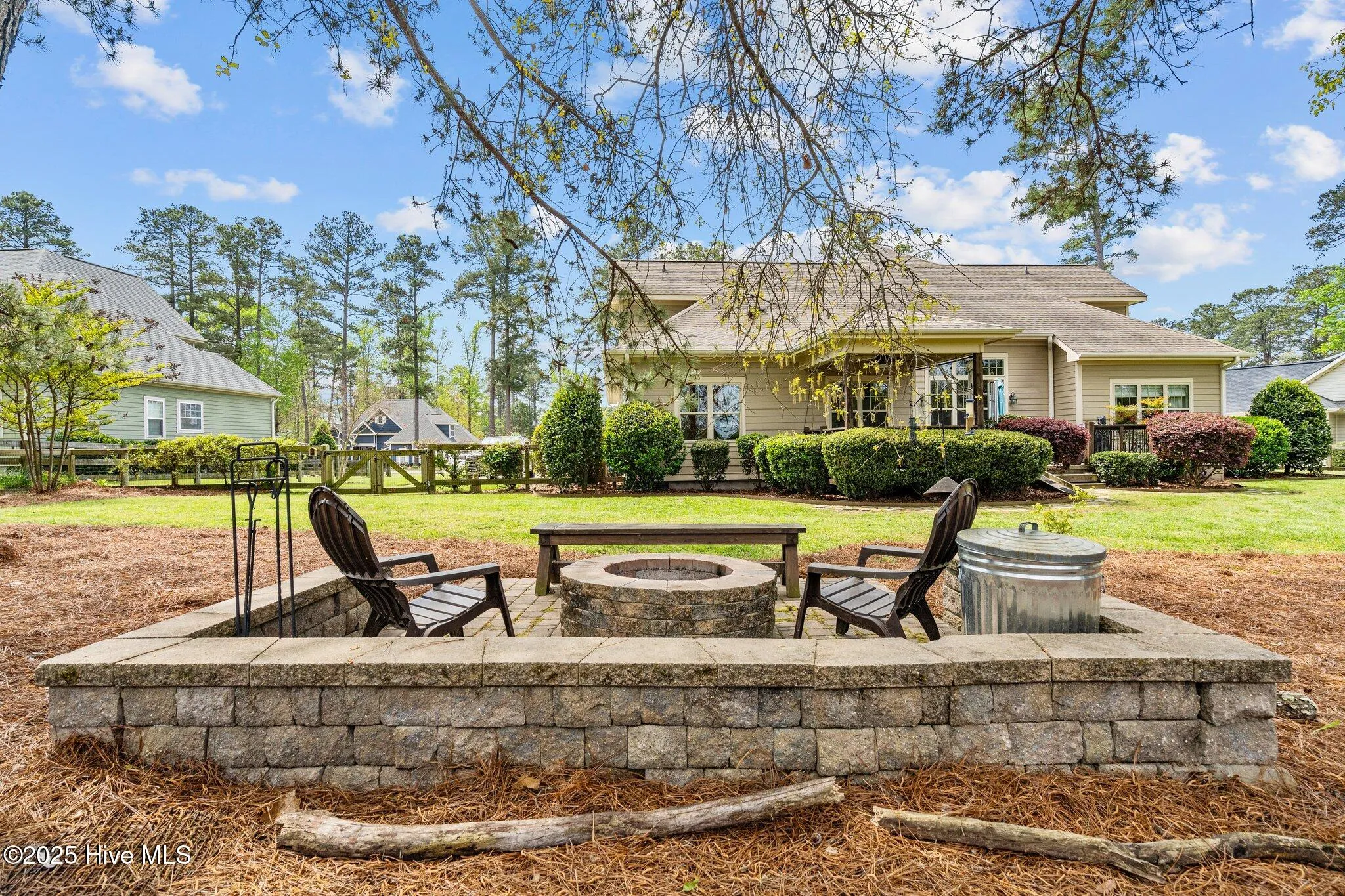 Whispering Pines, North Carolina 28327, United States, 4 Bedrooms Bedrooms, ,4 BathroomsBathrooms,Residential,Pending,107435