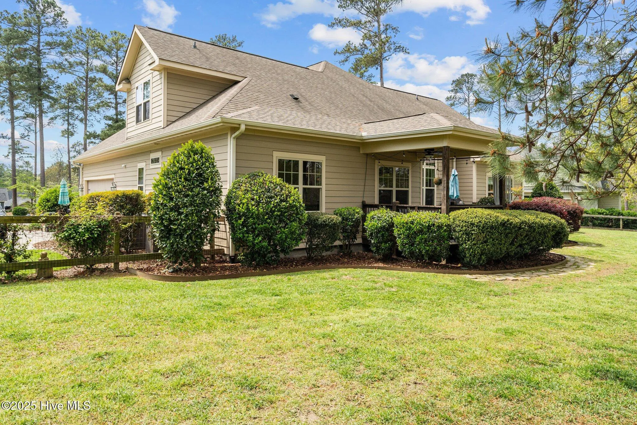 Whispering Pines, North Carolina 28327, United States, 4 Bedrooms Bedrooms, ,4 BathroomsBathrooms,Residential,Pending,107435