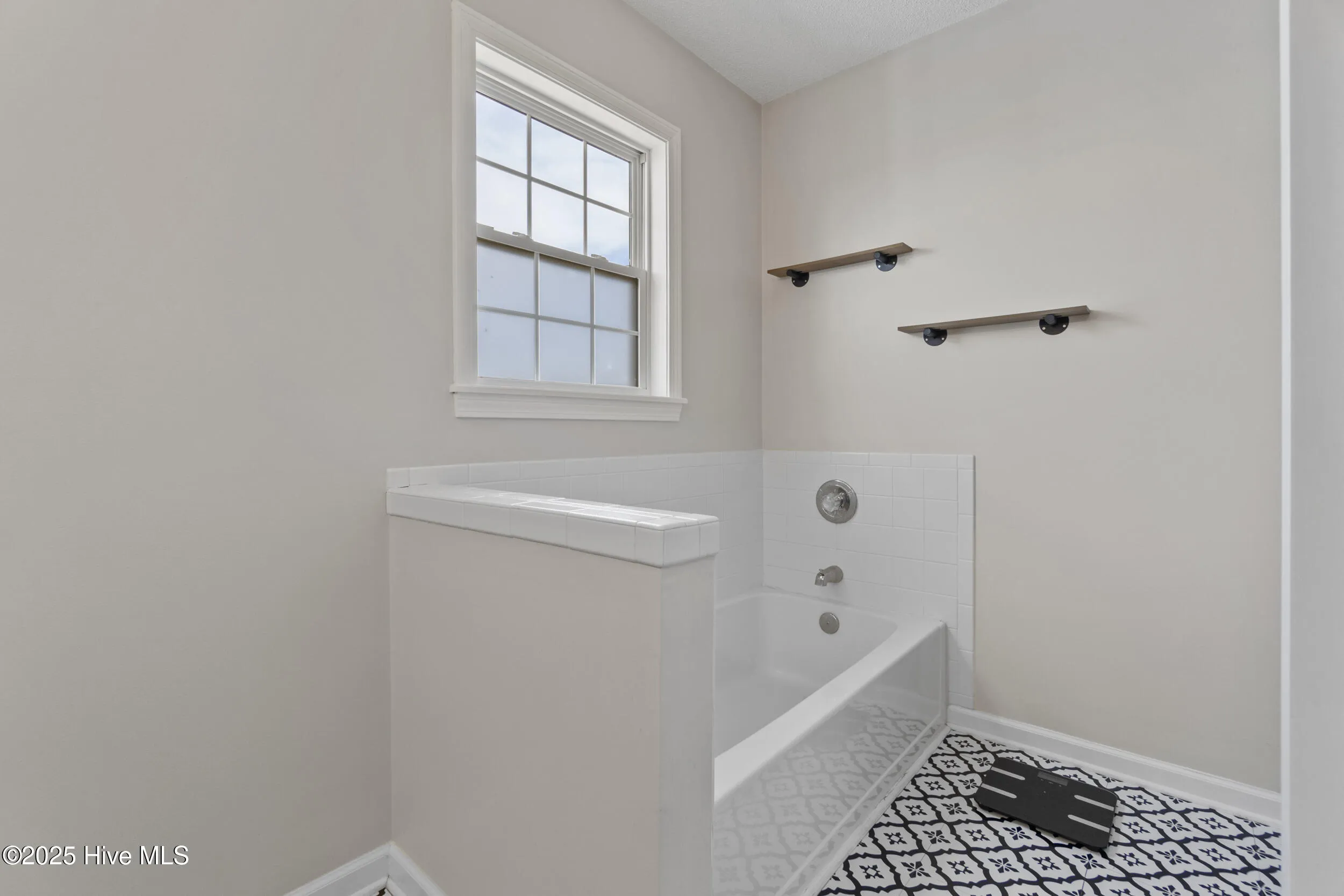 Hertford, North Carolina 27944, United States, 3 Bedrooms Bedrooms, ,3 BathroomsBathrooms,Residential,Pending,83683