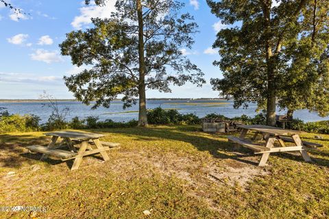 A home in Swansboro