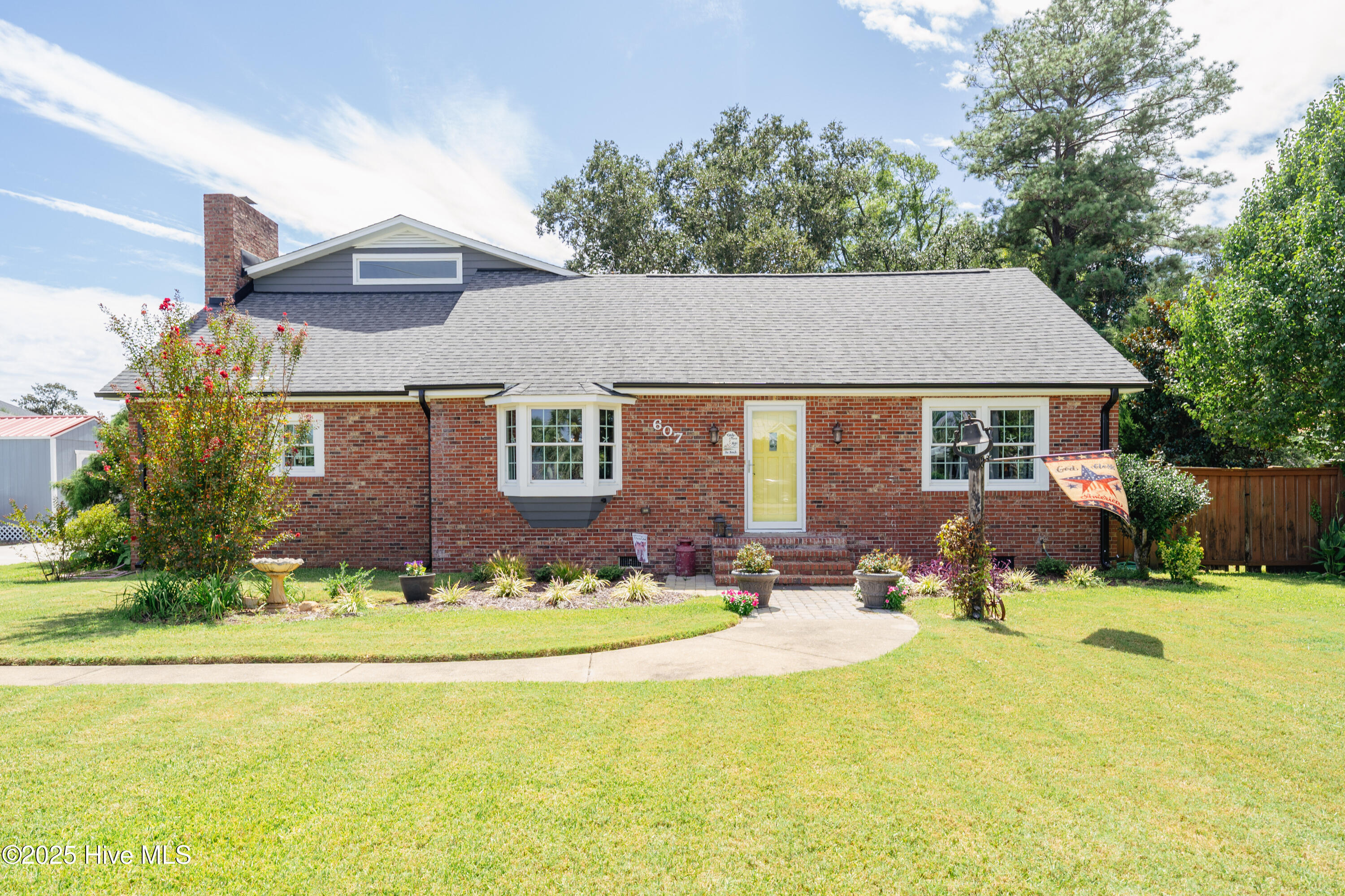 607 Cape Fear Boulevard