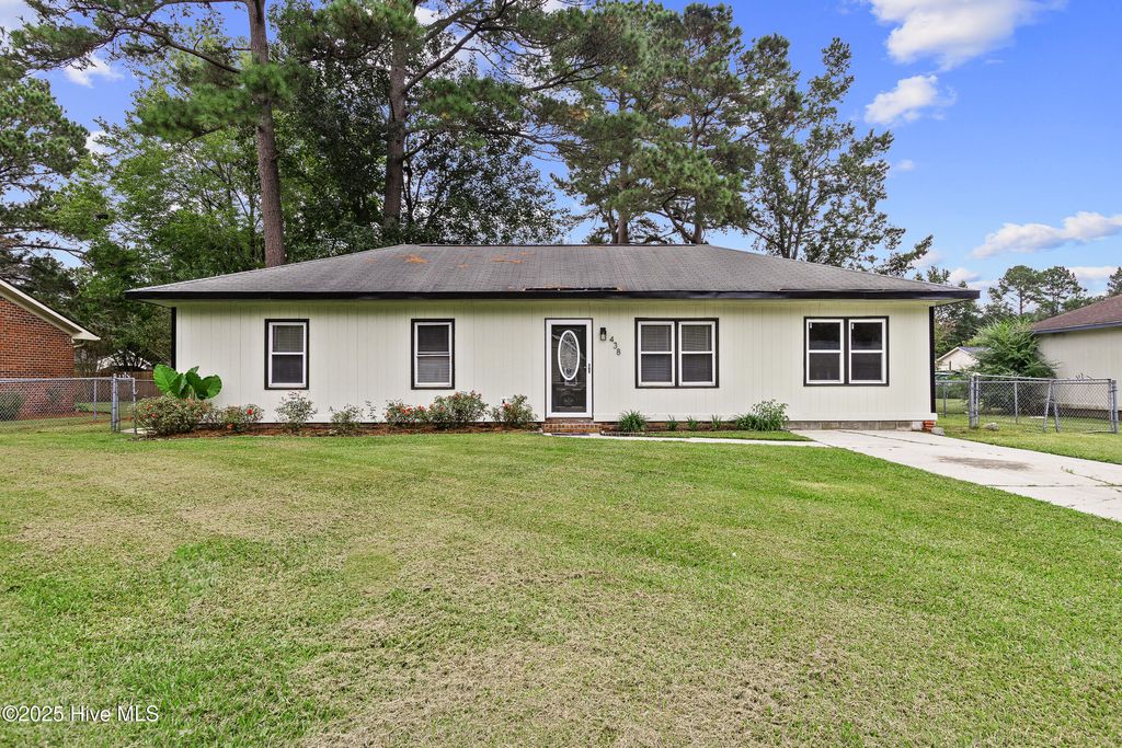 Photo of 438 Kenwood Drive, Jacksonville, NC 28540 (MLS # 100530421)