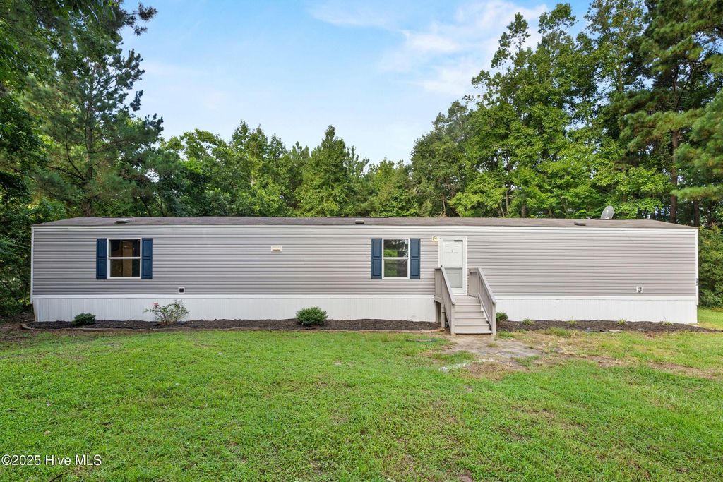 Photo of 325 Messer Loop Road, Burgaw, NC 28425 (MLS # 100523684)