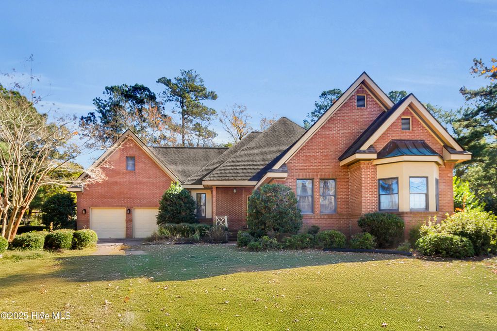 Photo of 6001 Club House Drive, New Bern, NC 28562 (MLS # 100542270)