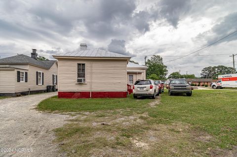 Quadruplex in Goldsboro NC 305 & 307 Leslie Street 10.jpg