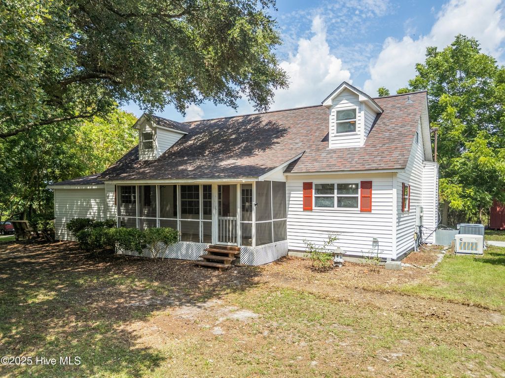 Photo of 278 Batson Road, Hampstead, NC 28443 (MLS # 100522461)