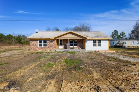 A home in Burgaw