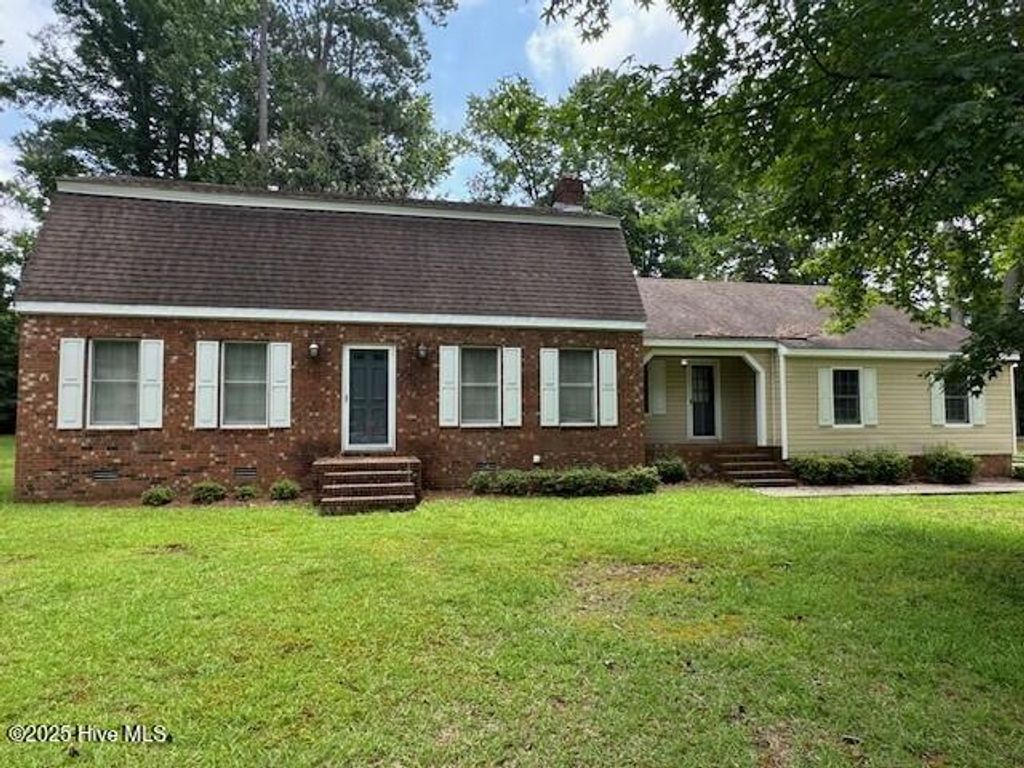 Photo of 124 Albemarle Drive Drive, Ahoskie, NC 27910 (MLS # 100518976)