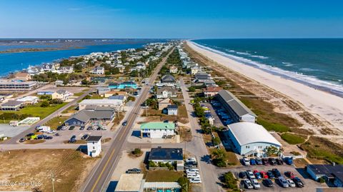 A home in Topsail Beach