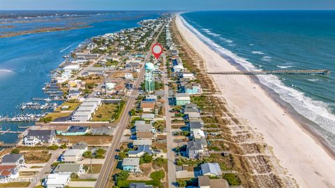 A home in Topsail Beach