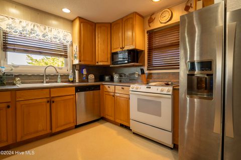 A home in Topsail Beach