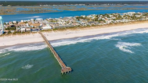 A home in Topsail Beach