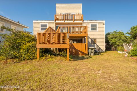 A home in Topsail Beach