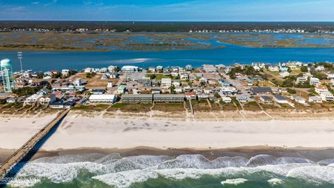 A home in Topsail Beach