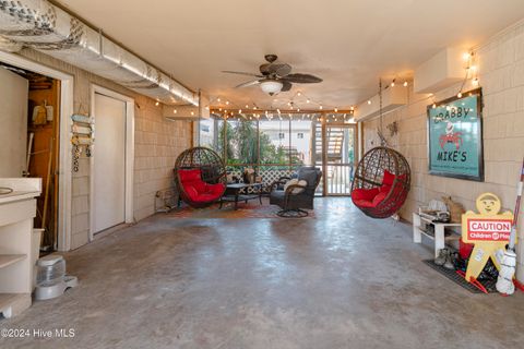 A home in Topsail Beach