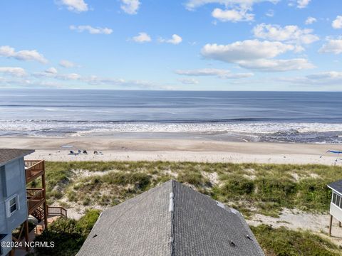 A home in Oak Island