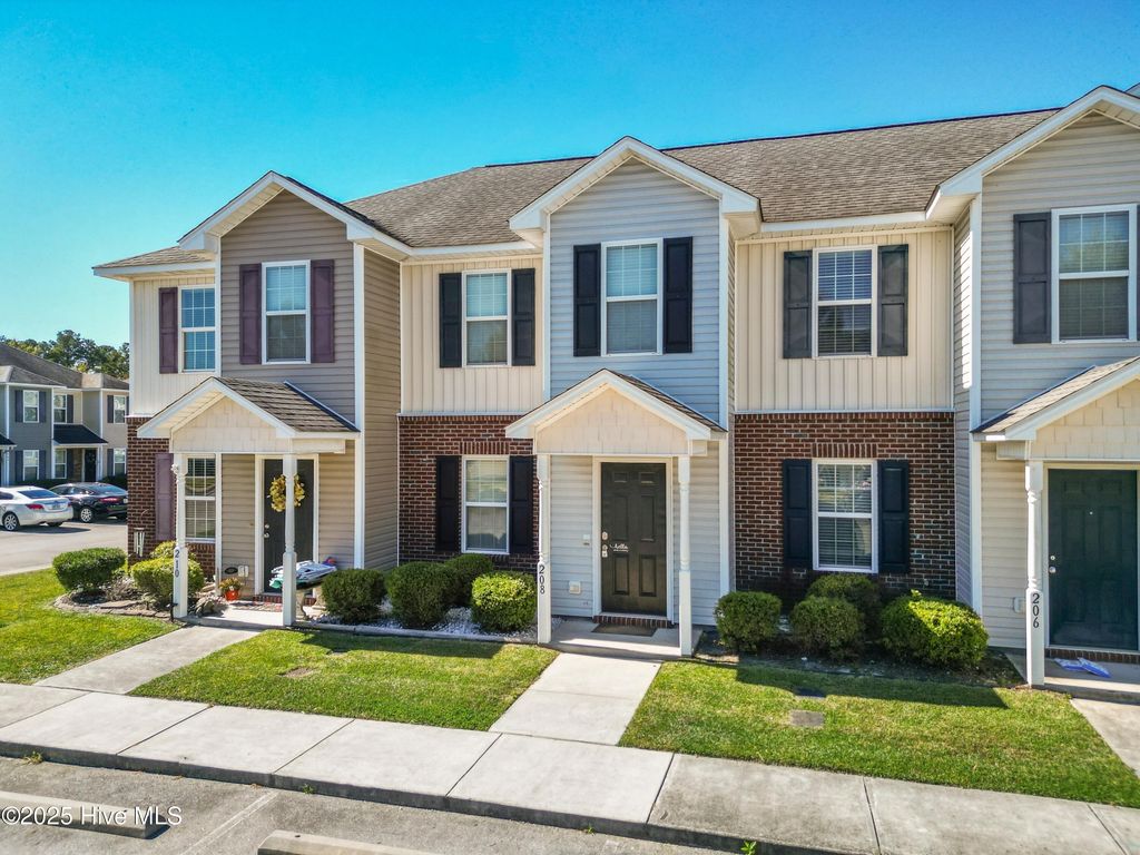 Photo of 208 Glen Cannon Drive, Jacksonville, NC 28546 (MLS # 100537781)