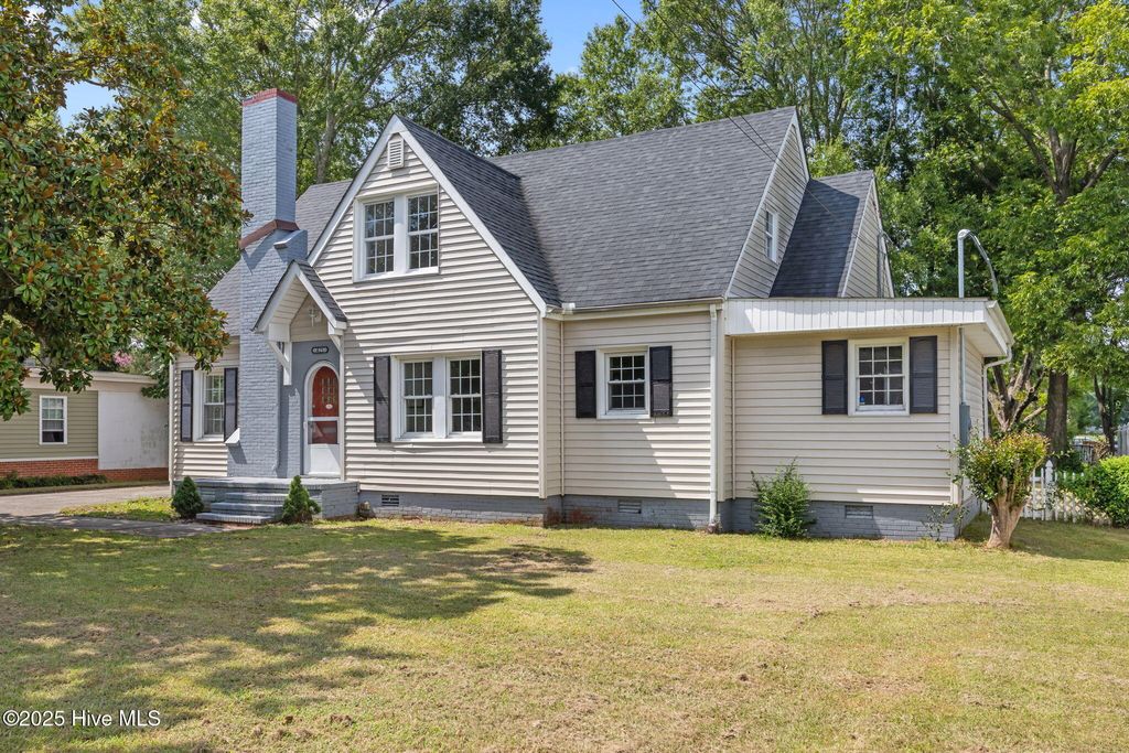 Photo of 415 Bordeaux Street, Jacksonville, NC 28540 (MLS # 100520043)
