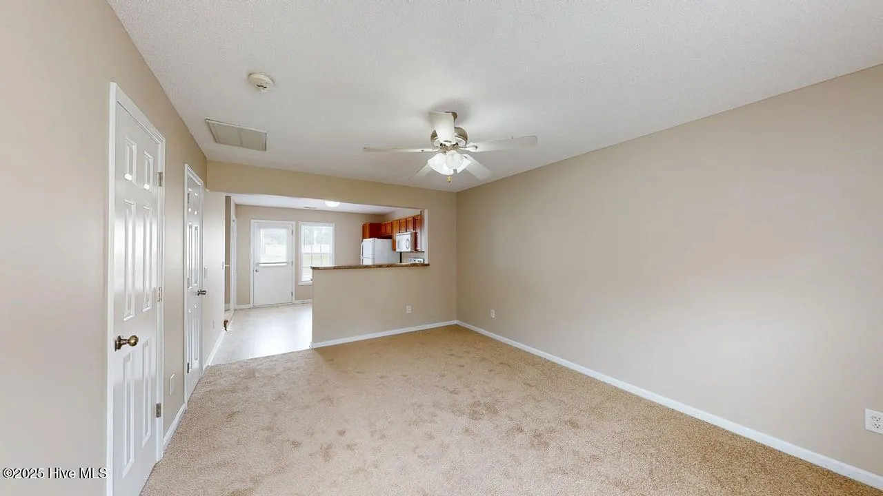 Jacksonville, North Carolina 28546, United States, 2 Bedrooms Bedrooms, ,3 BathroomsBathrooms,Residential,Active,117974