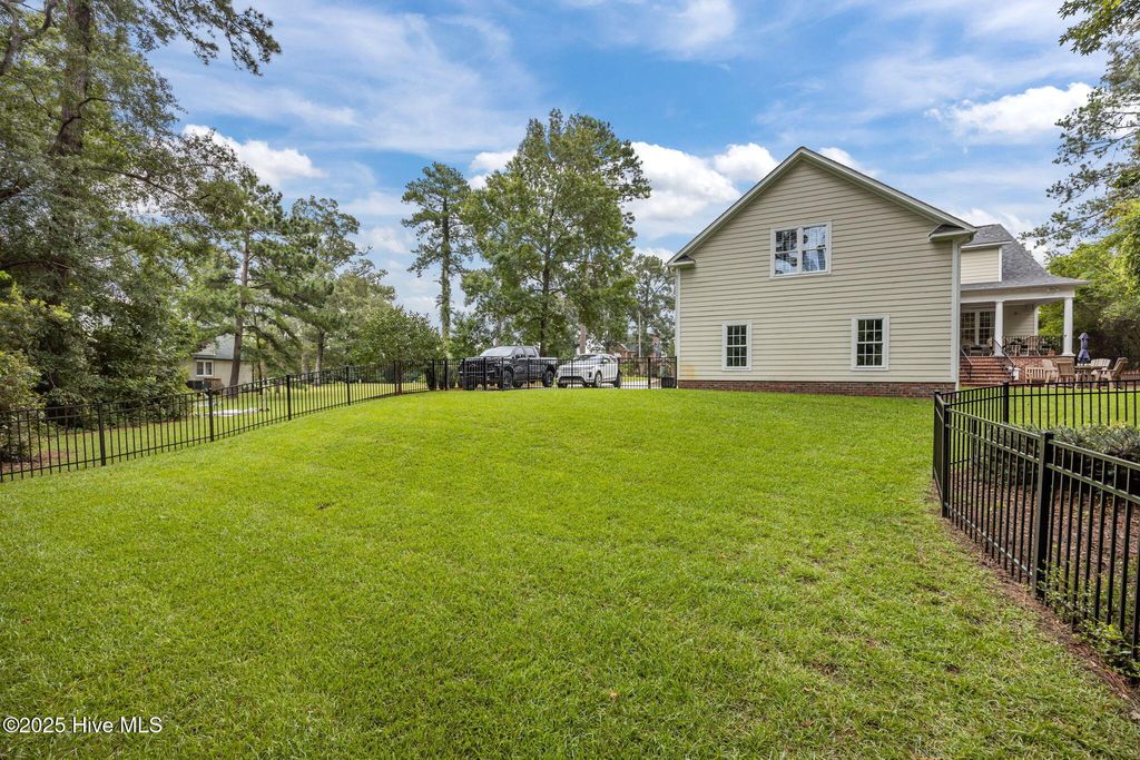 Photo of 128 Trent Shores Drive, Trent Woods, NC 28562 (MLS # 100525560)