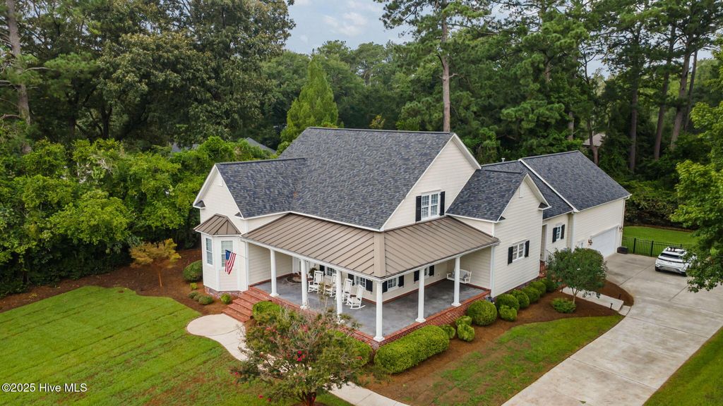 Photo of 128 Trent Shores Drive, Trent Woods, NC 28562 (MLS # 100525560)