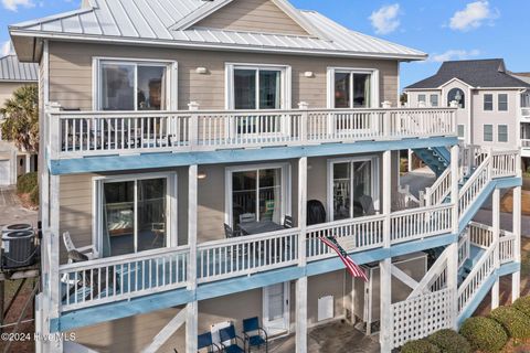 A home in Topsail Beach