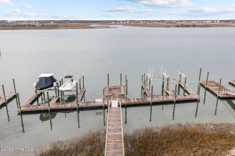 A home in Topsail Beach